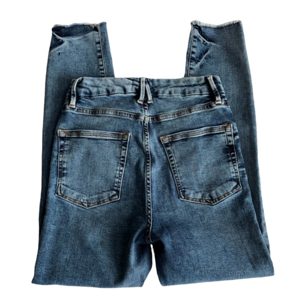 GOOD AMERICAN GOOD WAIST CROP JEANS SIZE 4/27